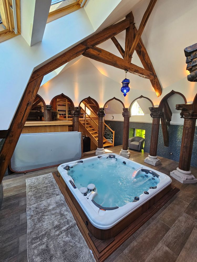espace bien-être avec jacuzzi au domaine de neuville