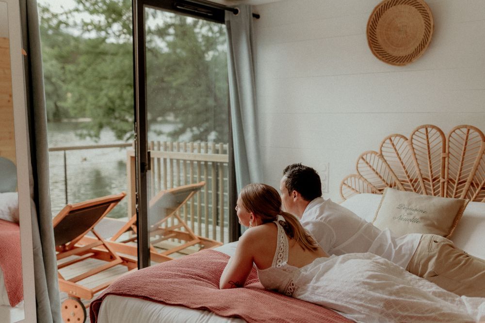 couple au bord de l'eau lors d'un we en Champagne