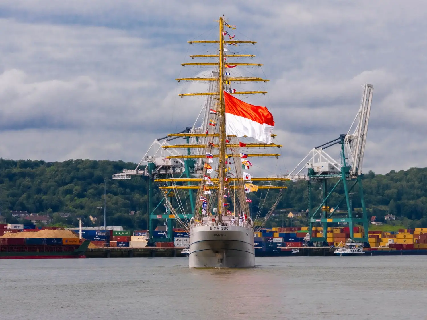 voilier sur la Seine pour l'Armada de Rouen