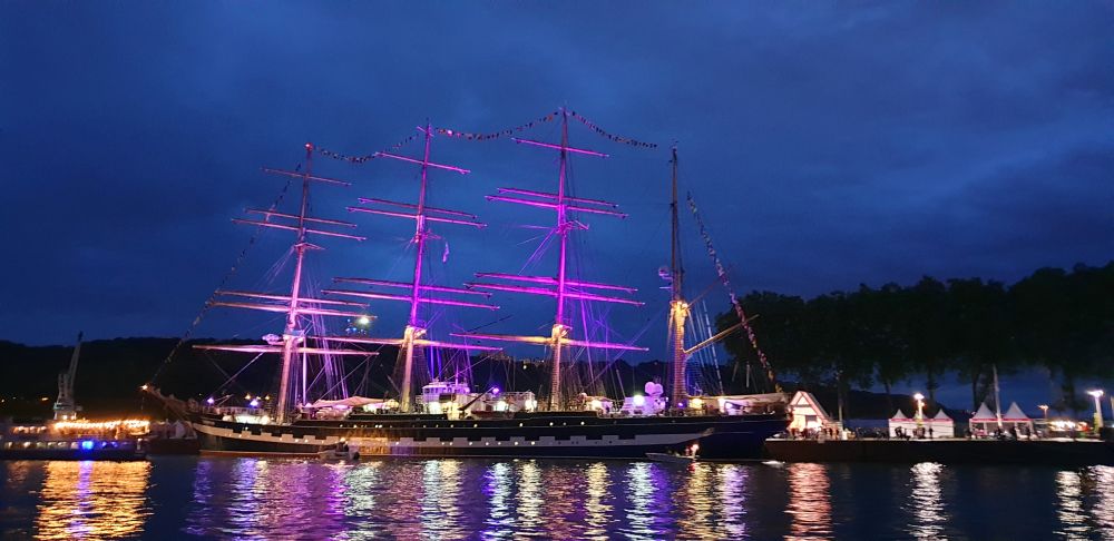 voilier la nuit a Rouen