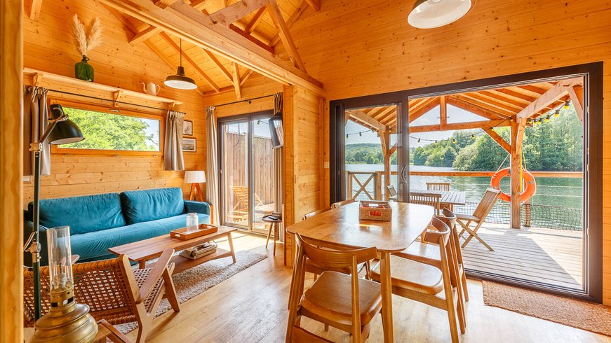 interieur de la cabane sur l'eau de LieuDieu