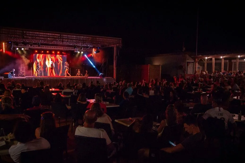 spectacle soirée camping les mediterranées