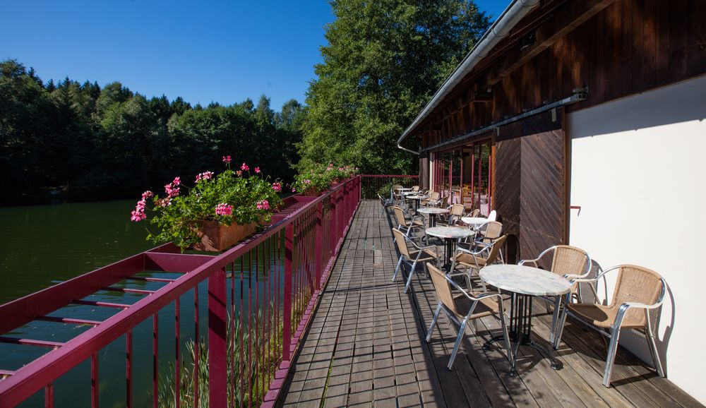 terrasse bord de lac vosges