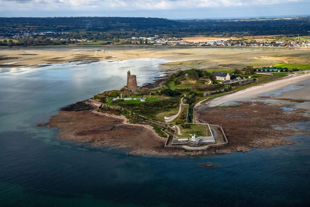 Fort et tour Vauban Saint-Vaast-la-Hougue
