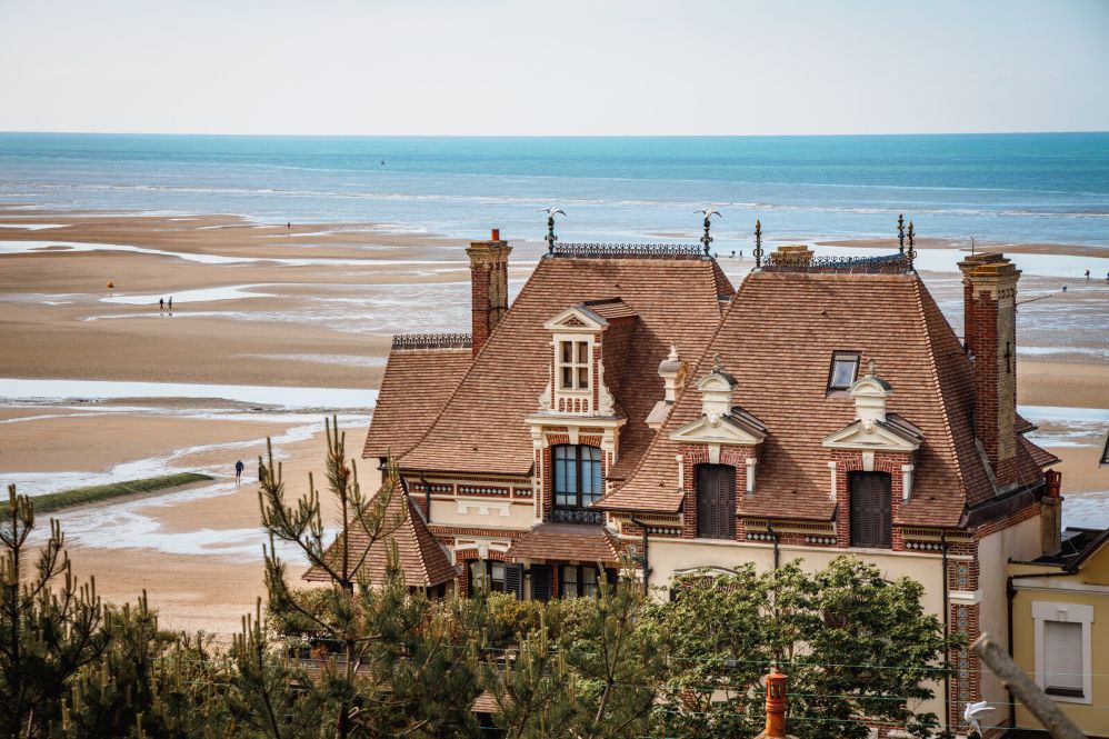 Villa_a_Houlgate-Valentin_Pacaut-The_Explorers