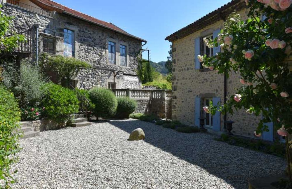 Domaine de Cortenzo au bord de la rivi&egrave;re Ard&egrave;che