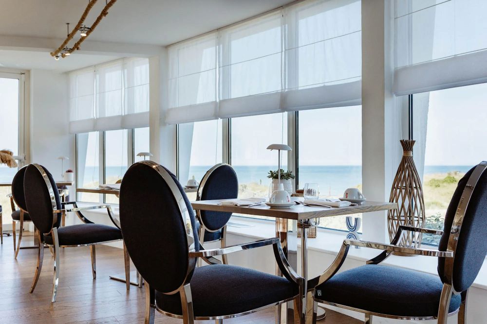 salle du restaurant le grand large oleron vue mer