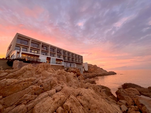 hotel bord de mer ile rousse