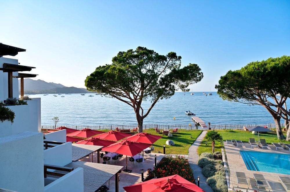 hotel la roya saint florent 