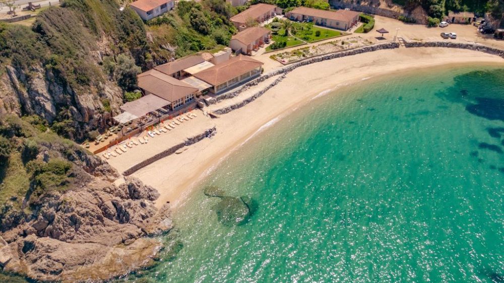 hotel sampiero en corse sur la plage