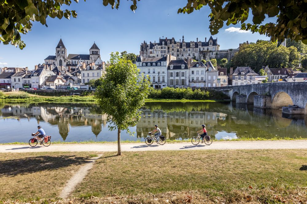 Vélo au bord de la rivière Cher