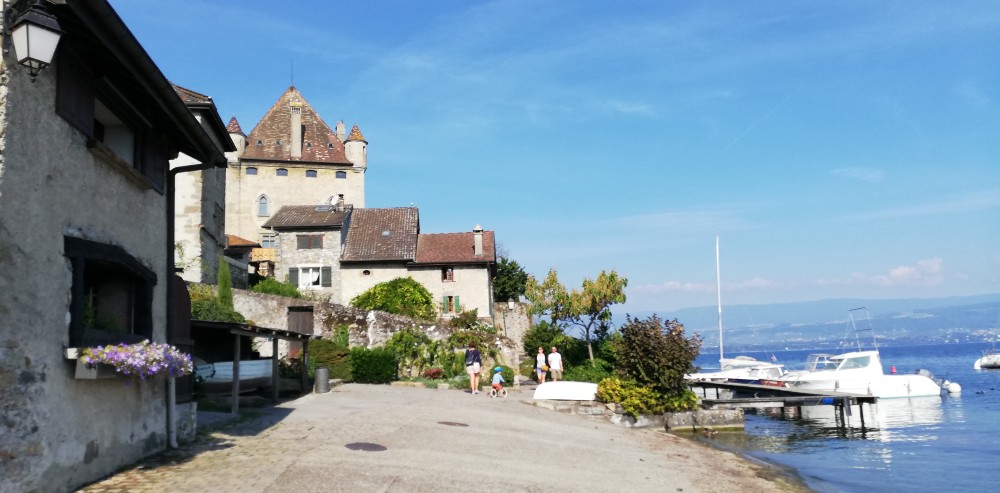 yvoire au bord du lac leman