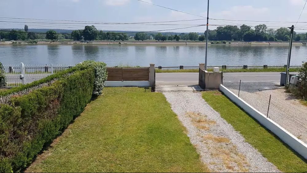 jardin en bord de seine à Caumont