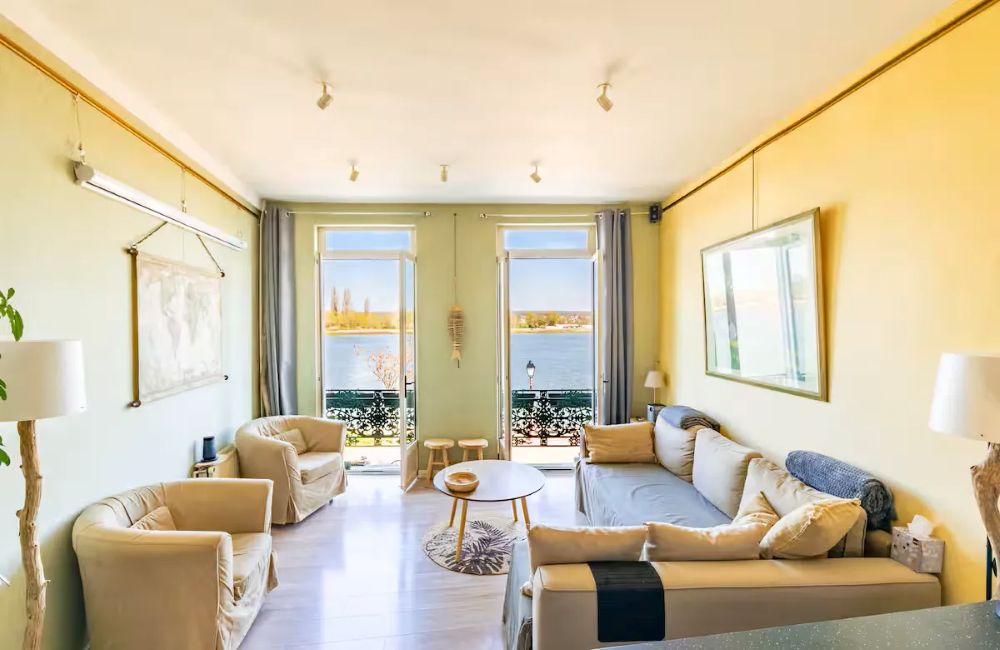 vue sur la Seine depuis le logement sur les quais de la Bouille