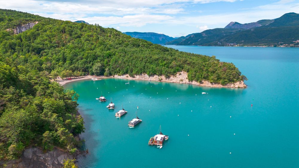vue a&eacute;rienne des toues du lac