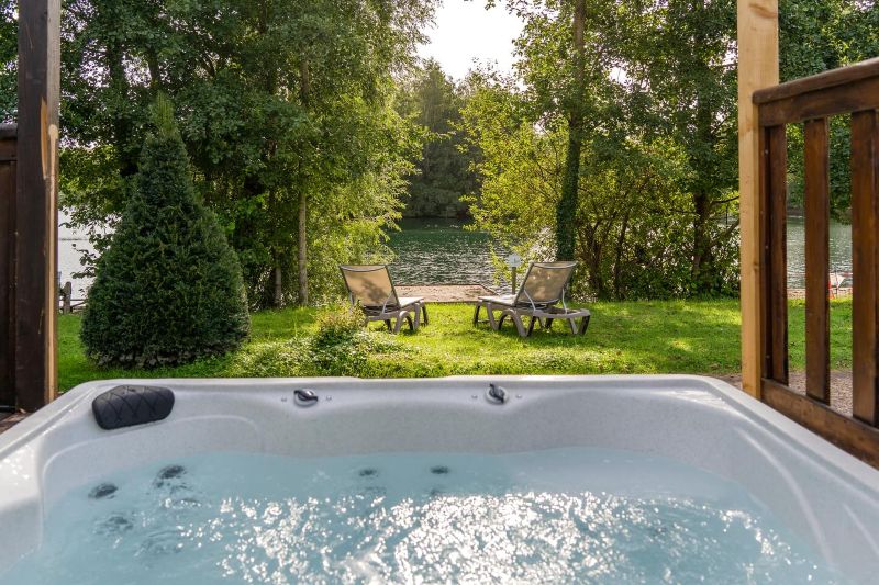 spa au bord de l'eau dans l'Oise