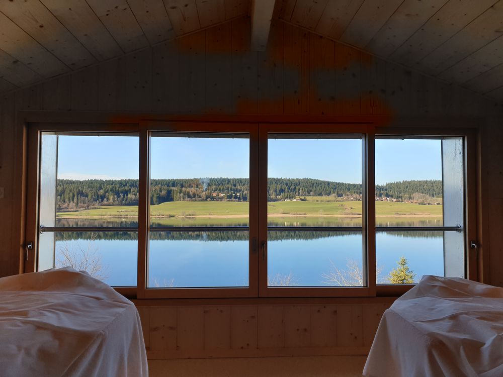 salle de massage face au lac