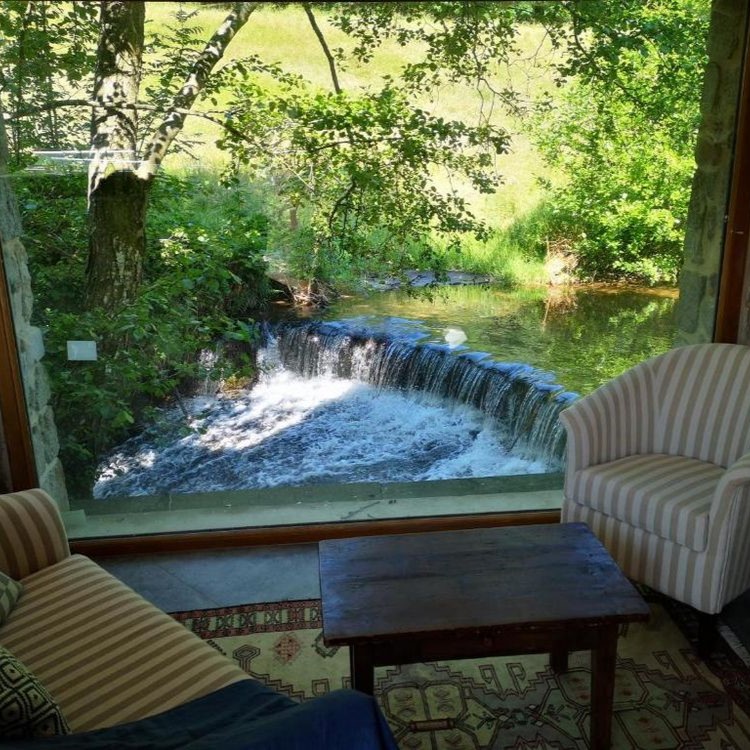 Gîte privatif la Chapelle Moulin au bord de la cascade 5*