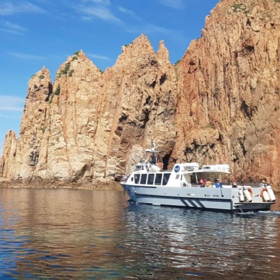 Croisière au coucher du soleil dans les Calanques de Piana